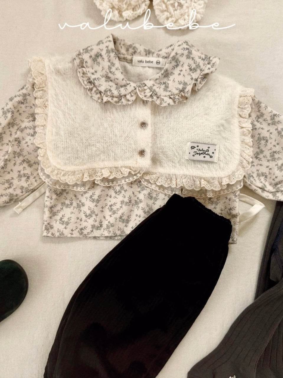 Lace ribbon cape (baby)