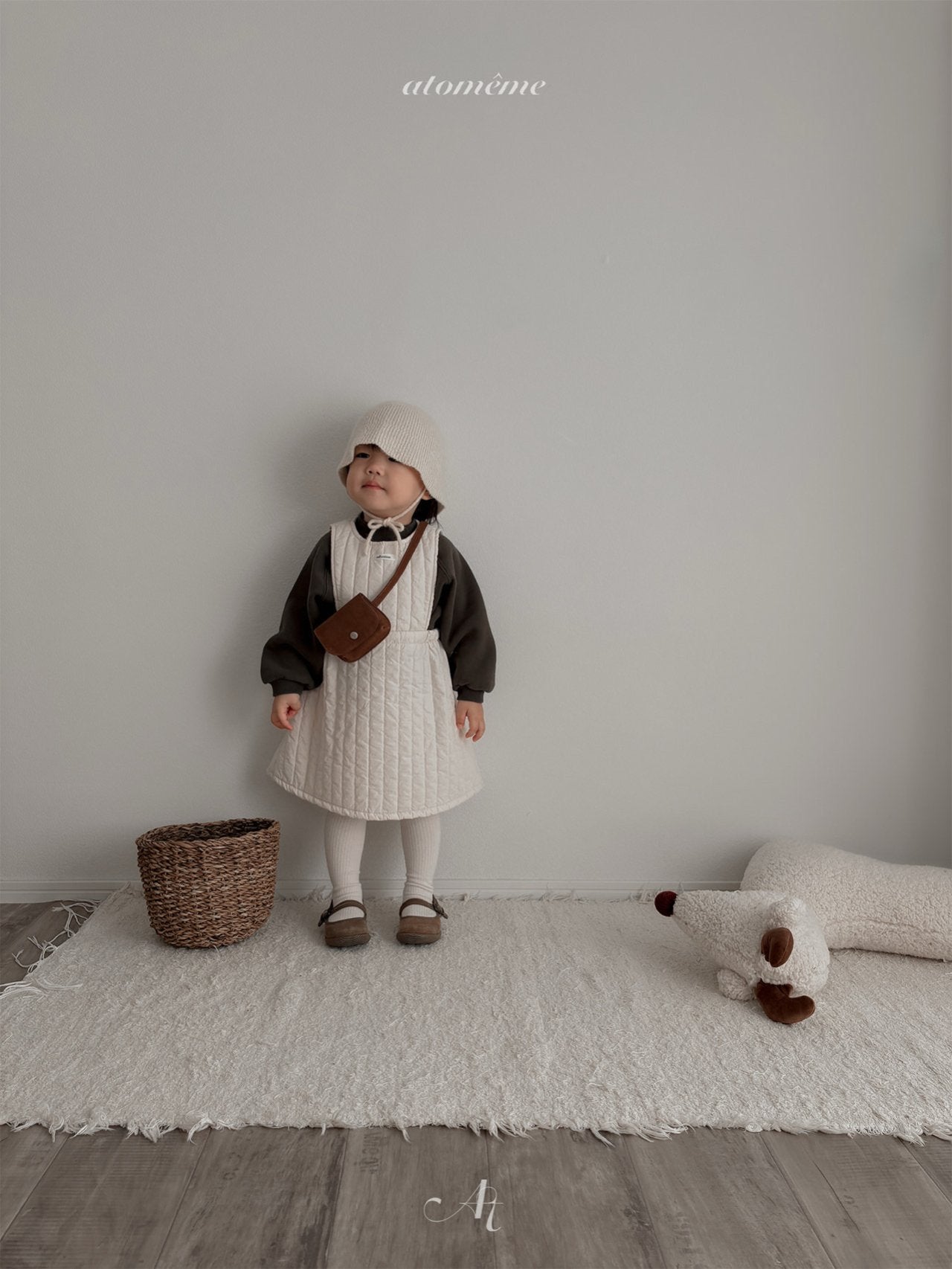 Ribbon bell sweatshirt