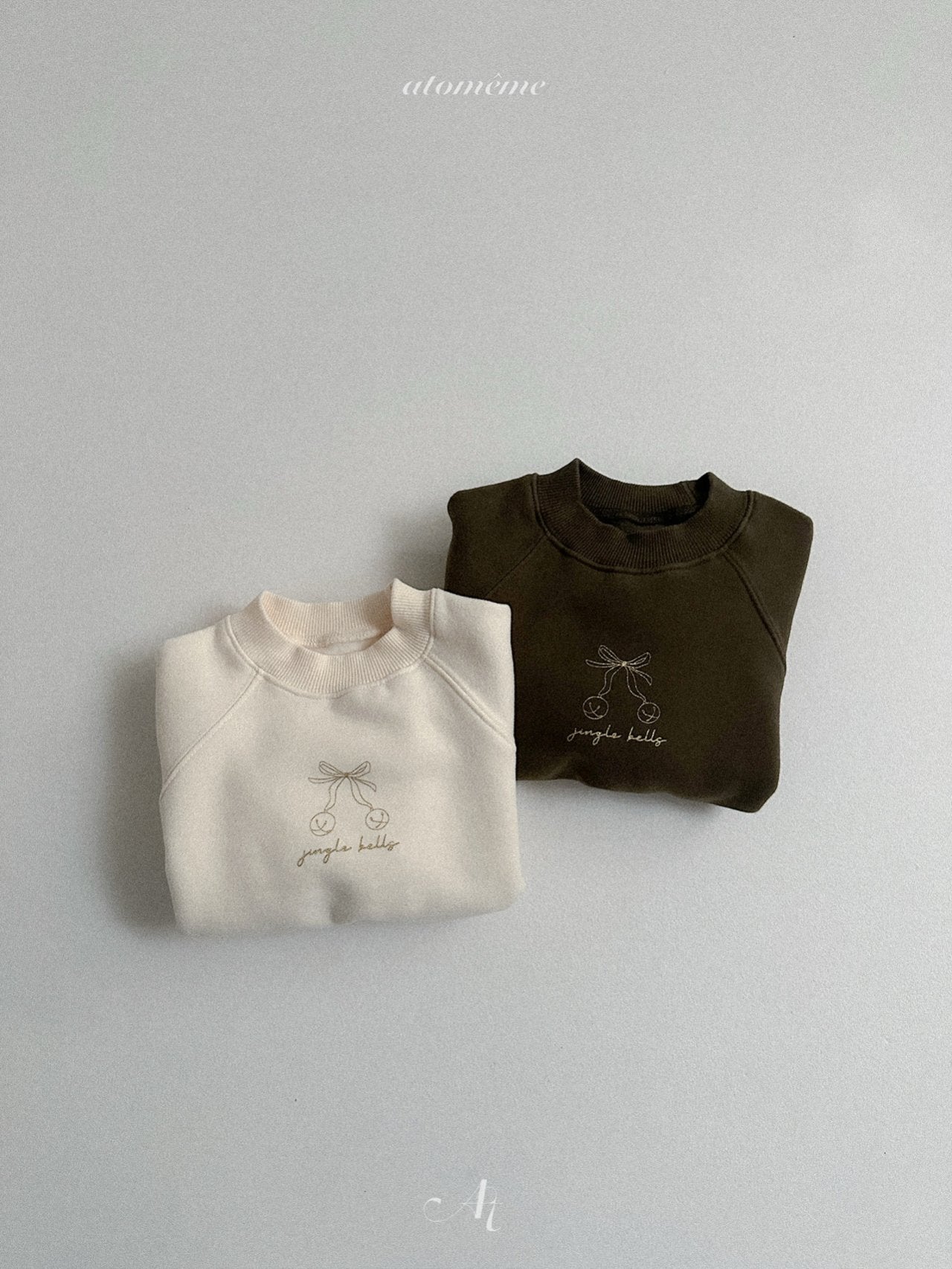 Ribbon bell sweatshirt