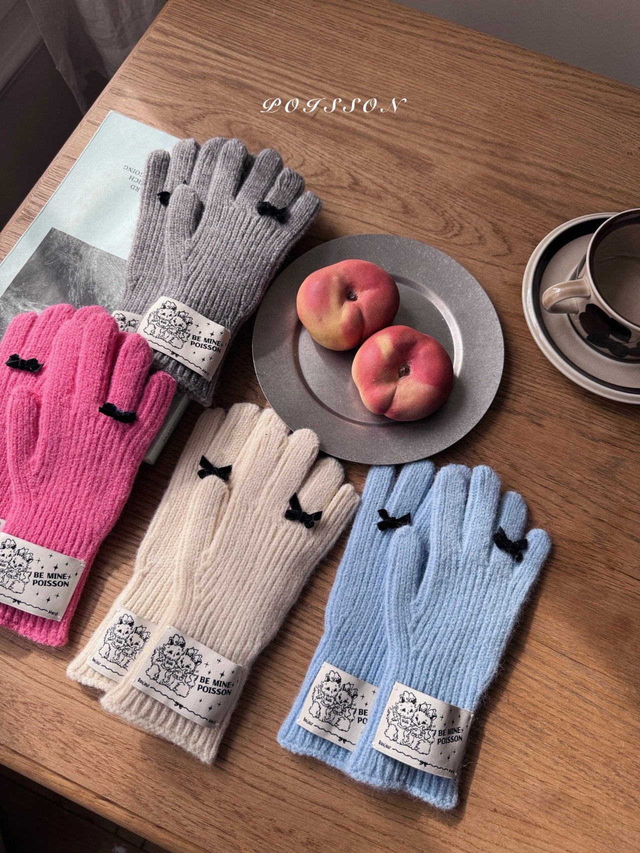 Ribbon winter gloves