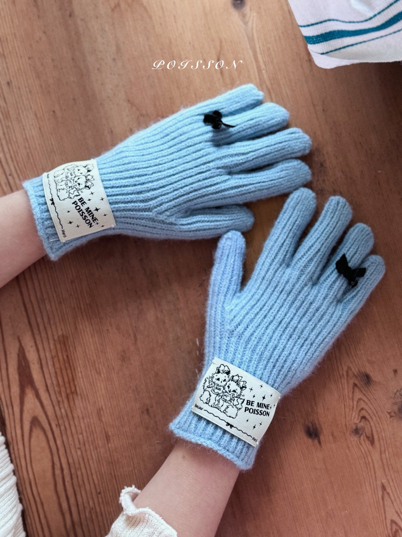Ribbon winter gloves