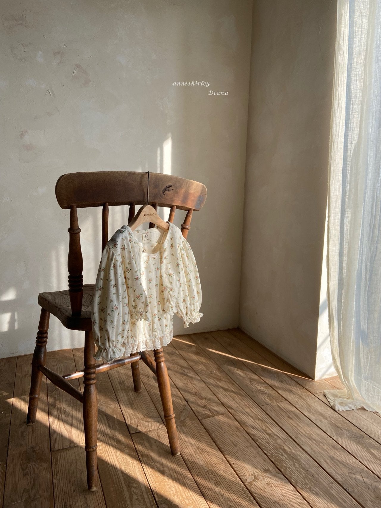 Berry sleeveless top