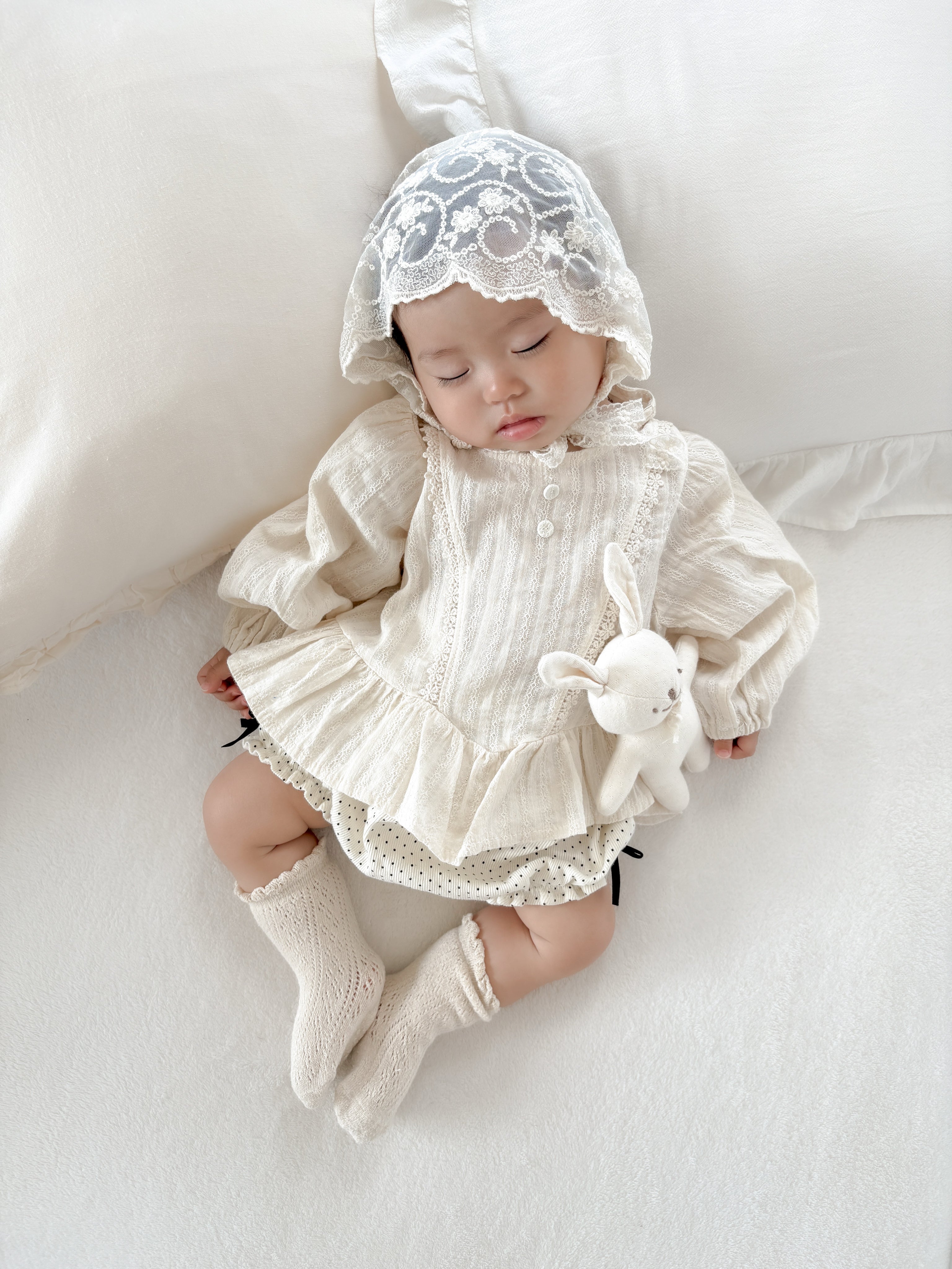 Lace frill peplum blouse