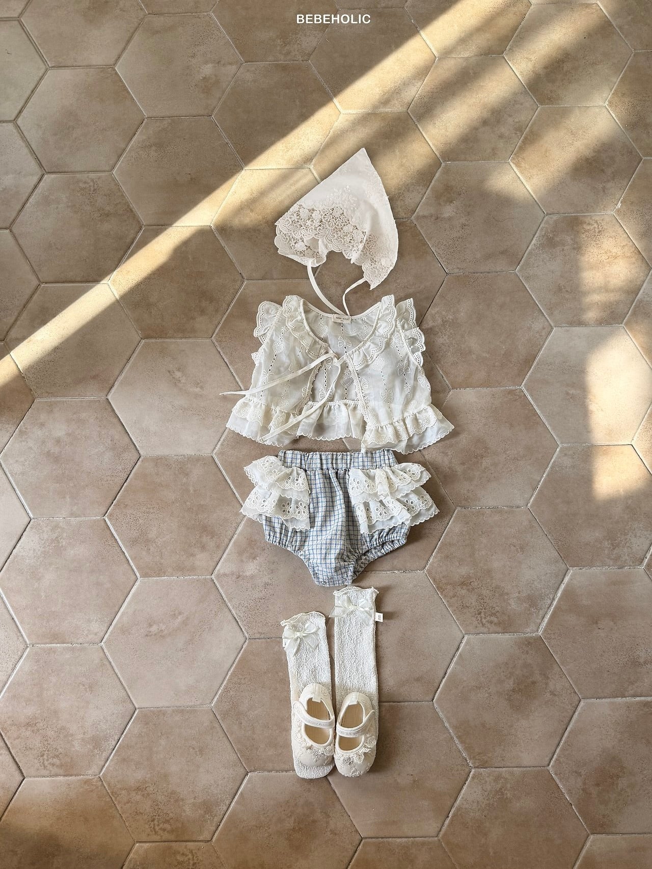 Heart ribbon vest