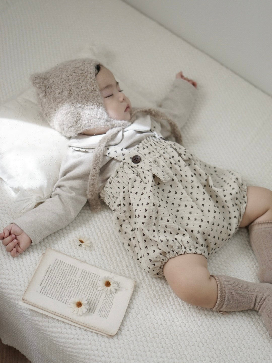 Natural suspender bloomer