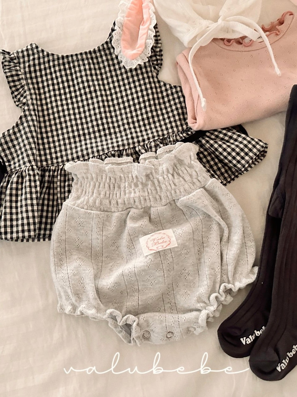 Eyelet smocking bloomer