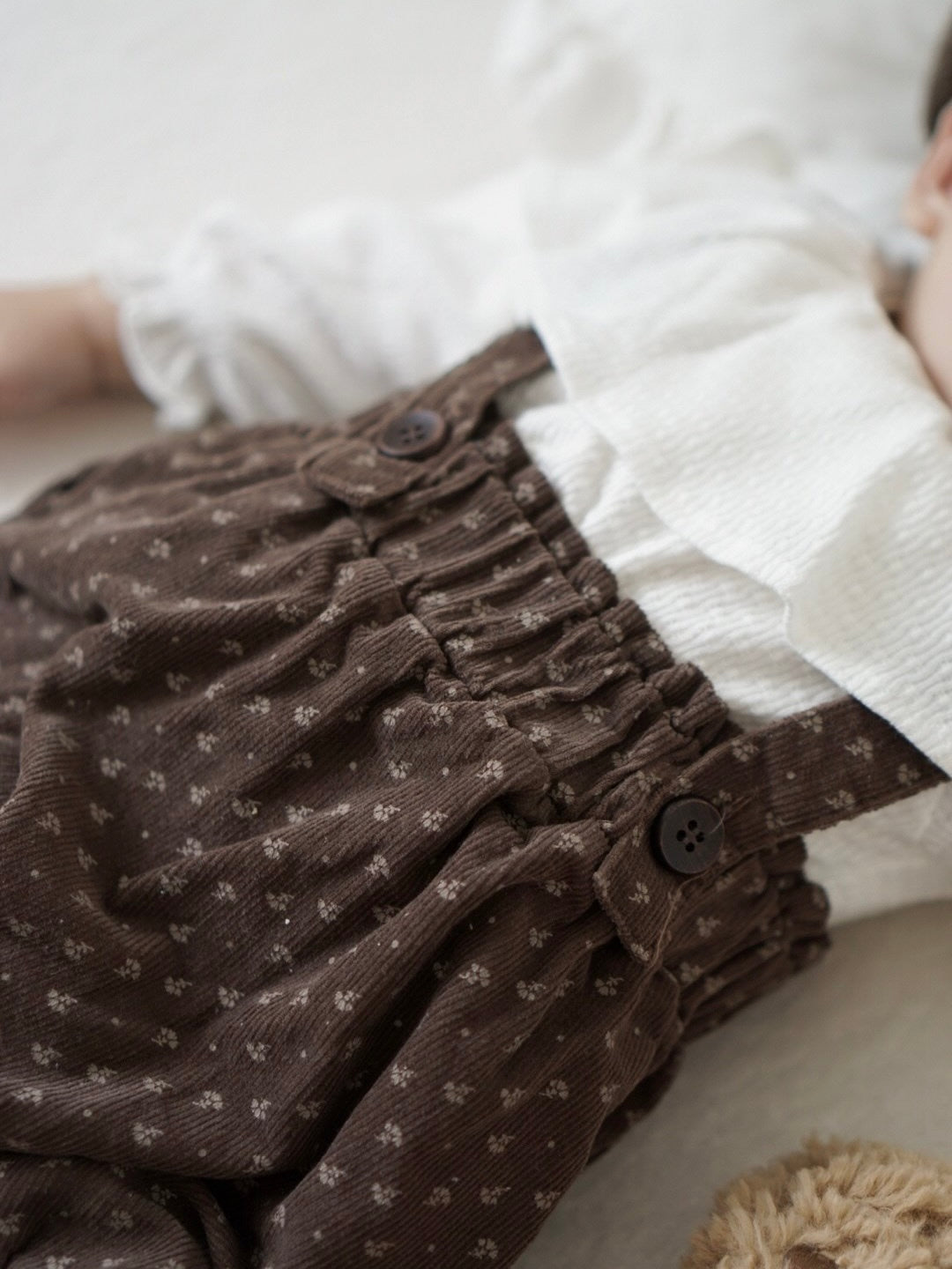 Natural suspender bloomer