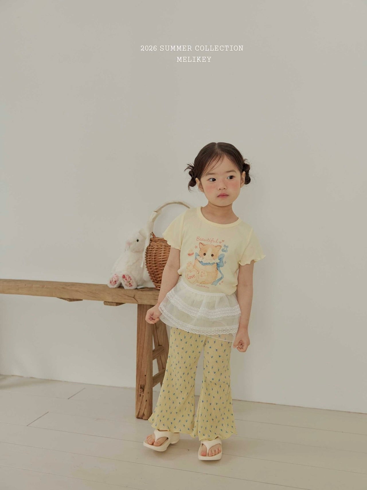 Floral pleated pants