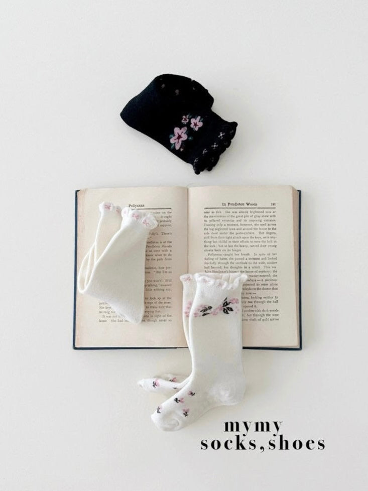 Japanese apricot socks set