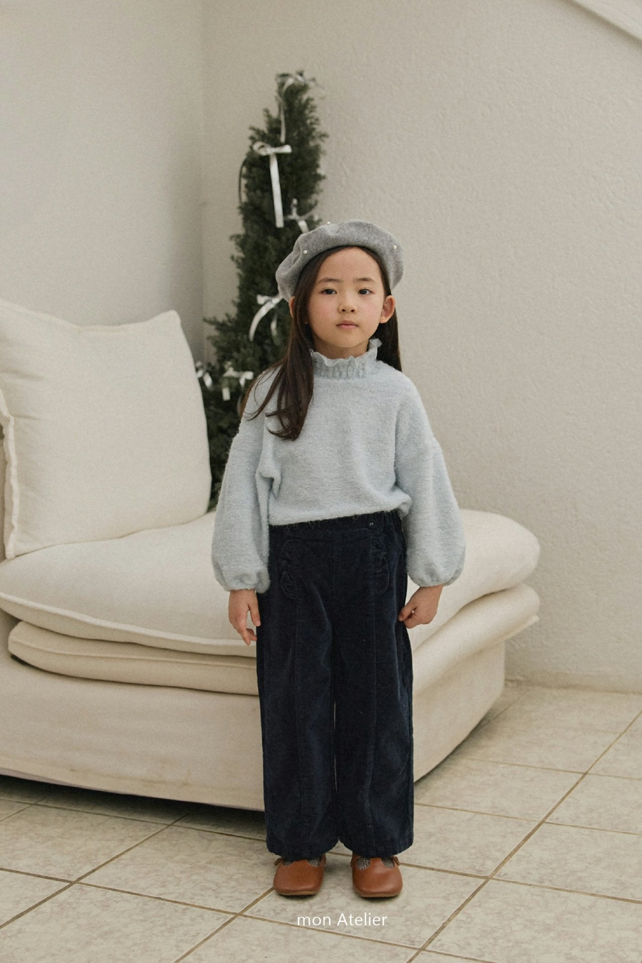 Frill corduroy pants