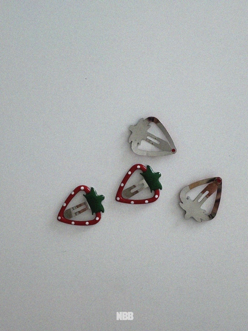Strawberry hair pin set (4 pieces)
