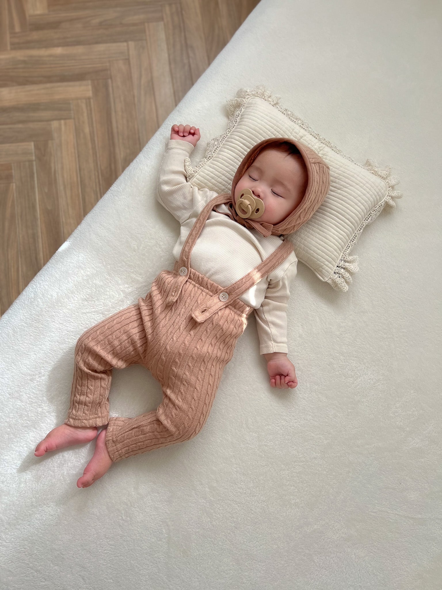 Ellis knit suspender leggings set